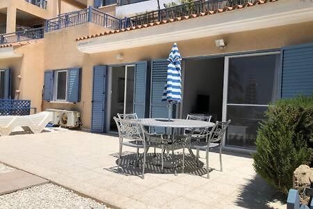 Kings Palace - Superb 2 Bed Ground Floor Apartment Paphos Kültér fotó
