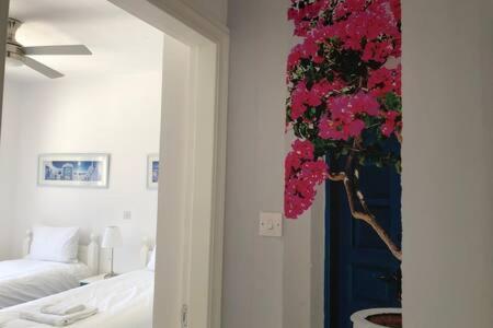 Kings Palace - Superb 2 Bed Ground Floor Apartment Paphos Kültér fotó