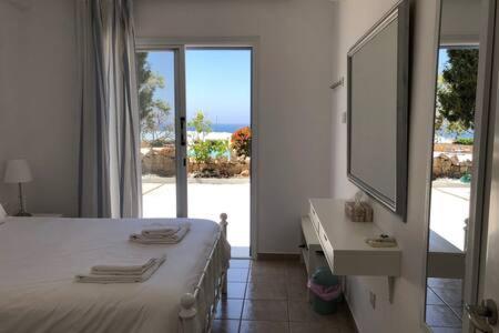 Kings Palace - Superb 2 Bed Ground Floor Apartment Paphos Kültér fotó